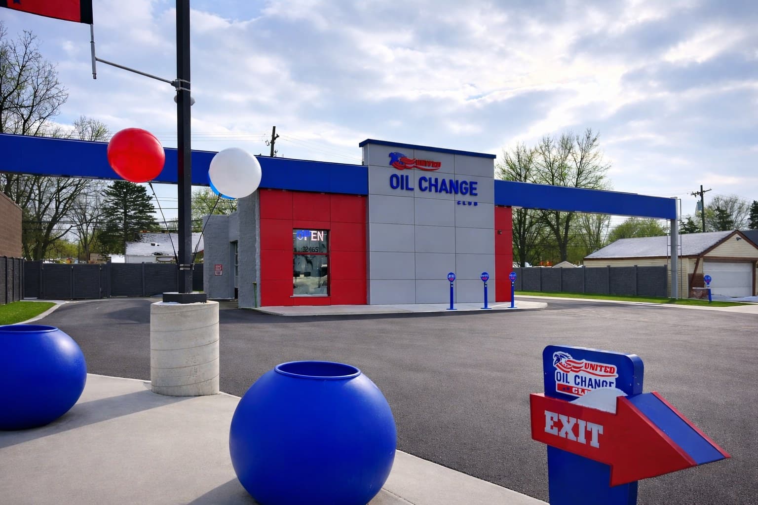United Oil Change Club storefront in Garden City, Michigan